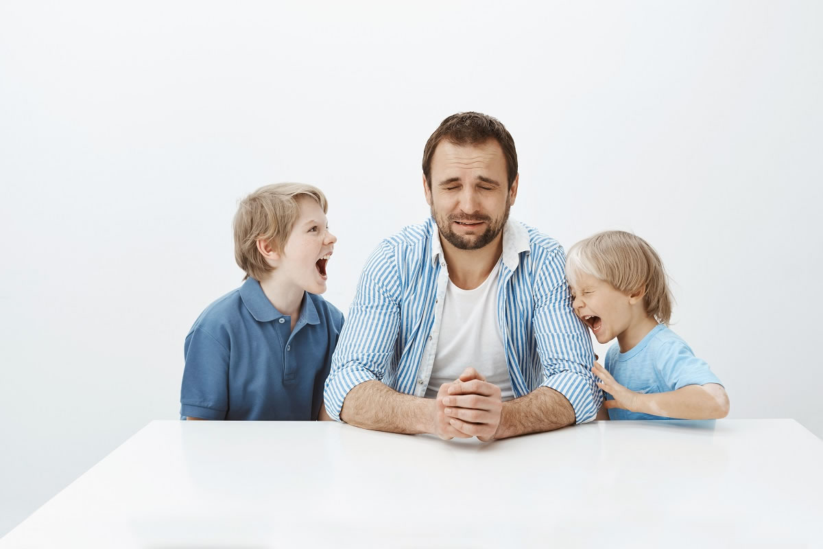 11 Signs of Emotionally Unavailable Fathers