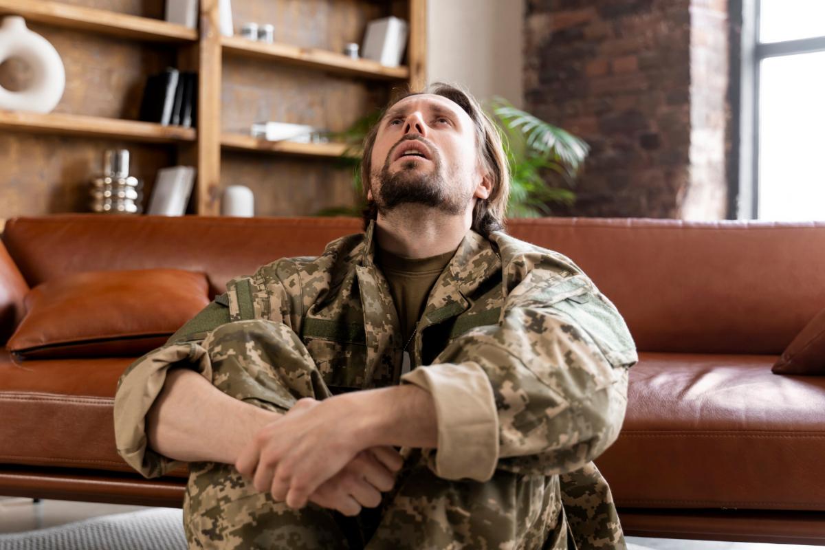 4 Ways to Help a Friend with PTSD