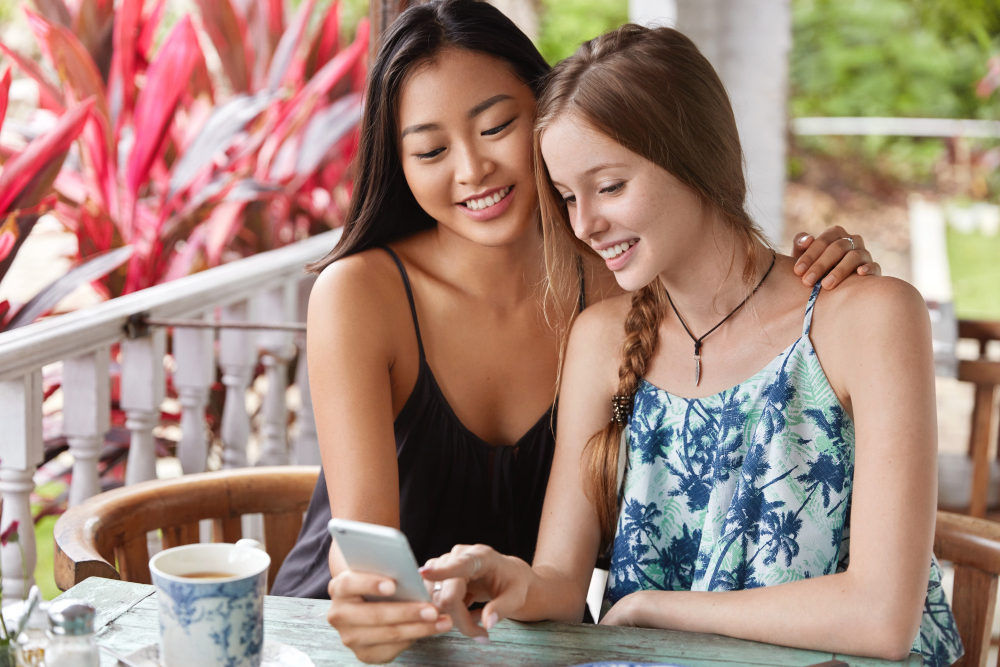 How Social Media Shapes Female Friendships and Mental Health