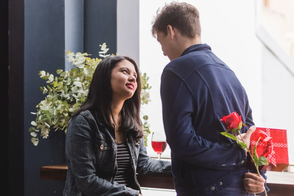 Dating an Emotionally Available Person: What It Looks Like