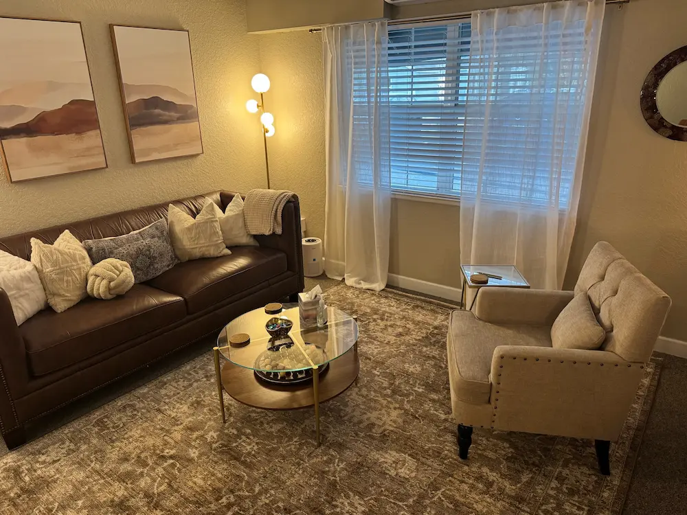 Zachary Spencer's professional counseling office at Orlando Thrive Therapy for local therapy sessions.